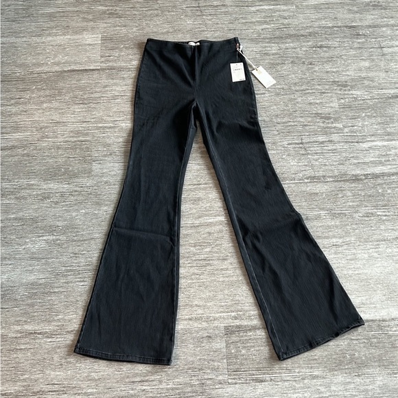 Good American flare jeans - Picture 1 of 8
